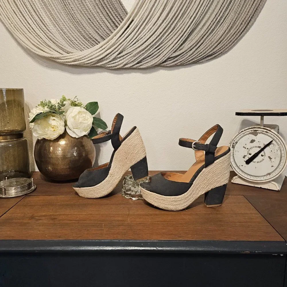 Seychelles Black Woven Espadrille Wedge Heels Sz 8.5